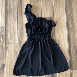 One shoulder black dress